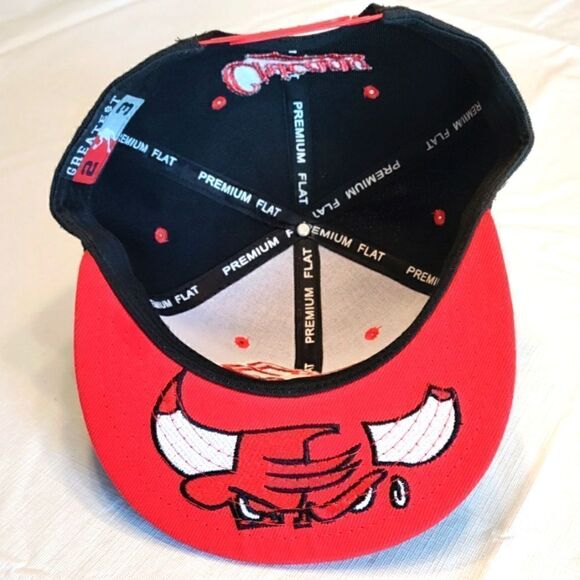 Michael Jordan Bulls Hat - Picture 6 of 9